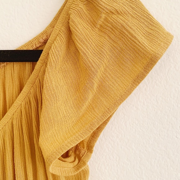 Forever 21 Gold Blouse Small - Picture 3 of 4